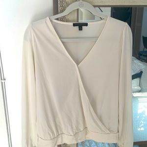 Banana Republic Factory off white long sleeve blouse. Size Medium